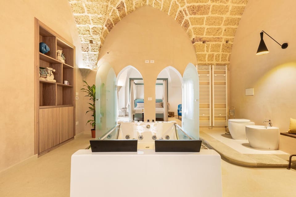 Massage, Sauna, Steam room, Bathroom, Spa and wellness centre/facilities