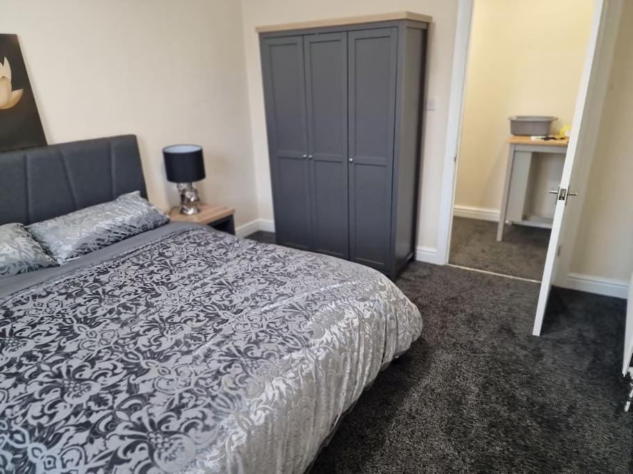 Bed, Bedroom, wardrobe