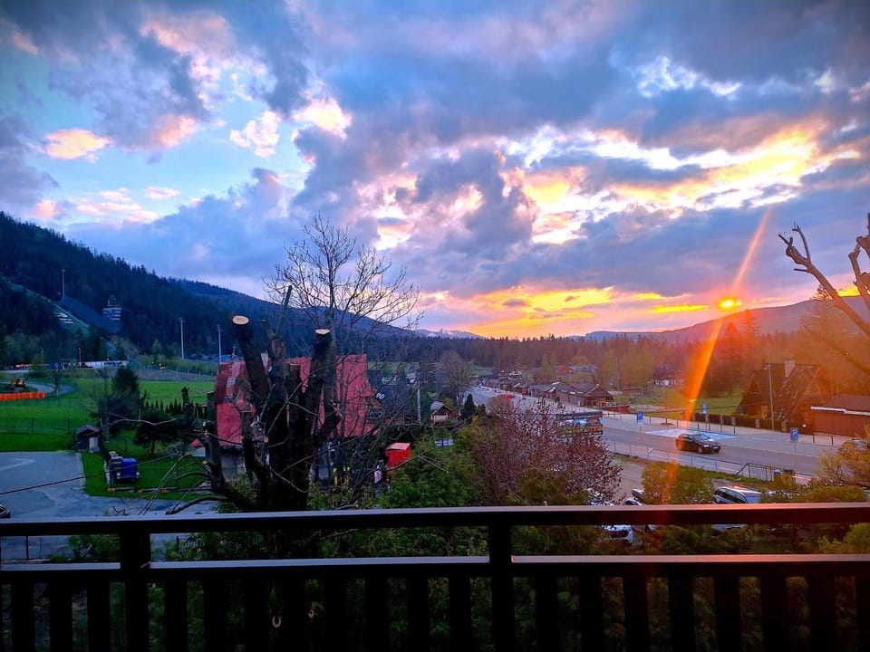 Nearby landmark, Spring, Natural landscape, View (from property/room), Balcony/Terrace, Sunset, Quiet street view