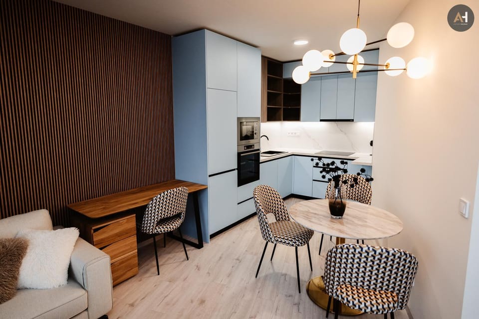 Kitchen or kitchenette, Seating area