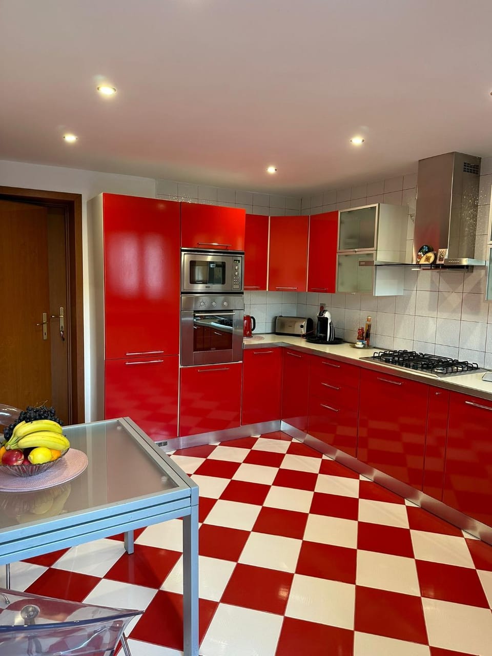 Kitchen or kitchenette, oven, toaster