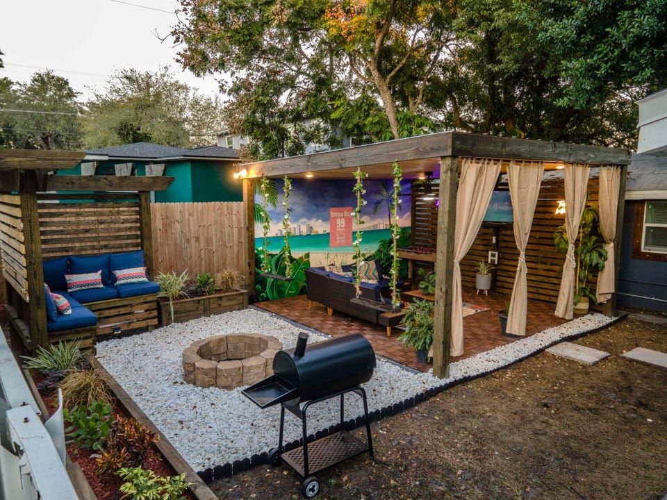 Luxury 5-BR House, Tampa Downtown with Cottage House in Tampa