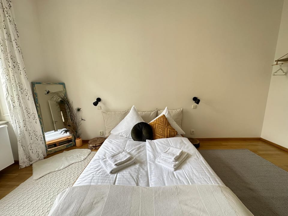 Bed, Photo of the whole room, Bedroom, towels