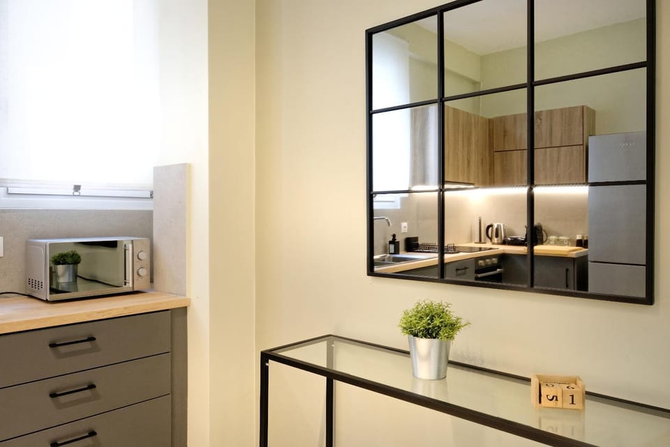 Kitchen or kitchenette, Decorative detail, Decorative detail, hair dresser, minibar