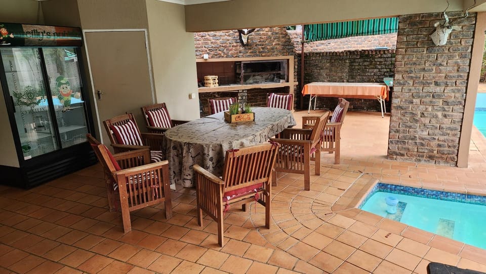 Patio, Dining area, Swimming pool