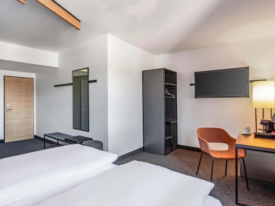 Bed, Photo of the whole room