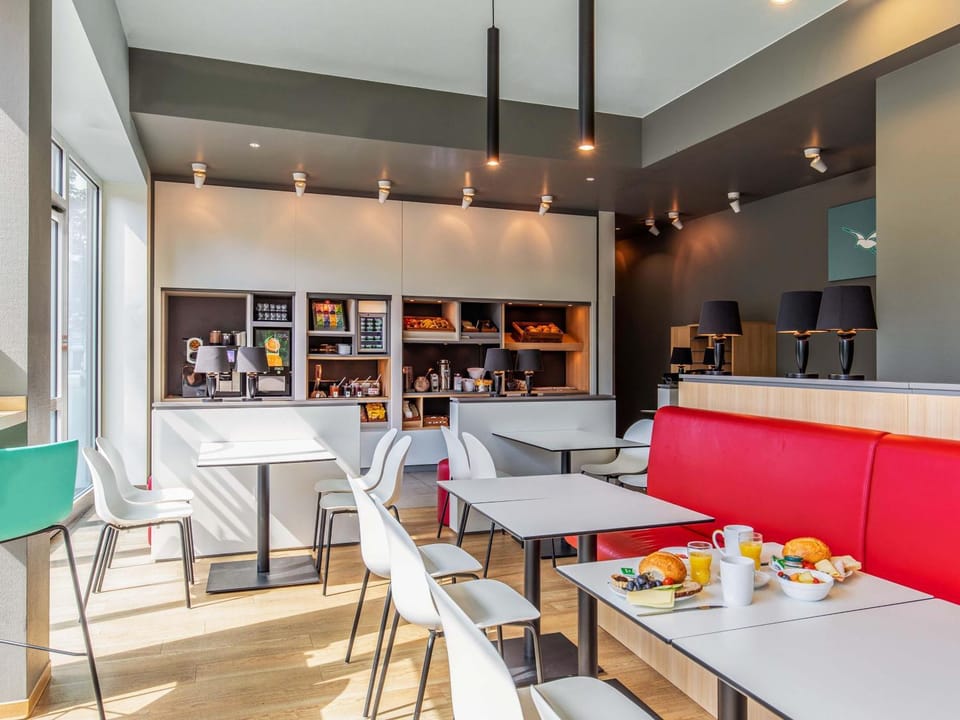 Lounge or bar, Breakfast