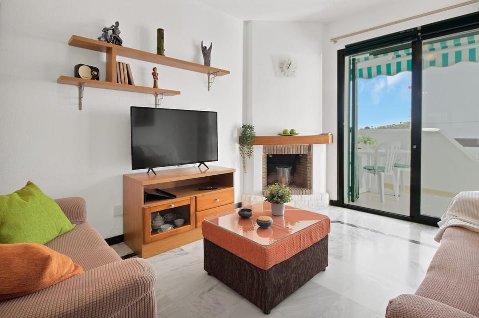 Communal lounge/ TV room, Living room
