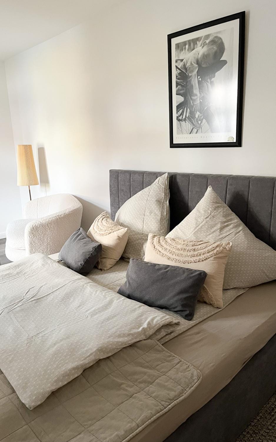 Bed, Bedroom