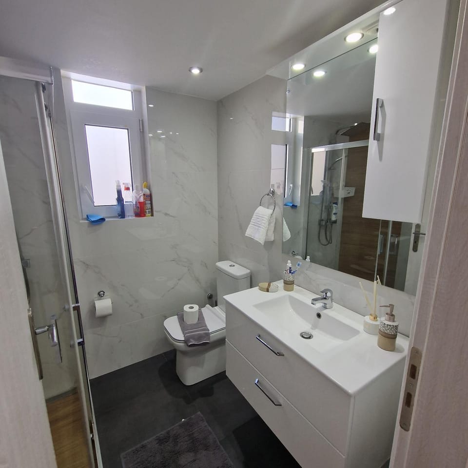Toilet, Bathroom