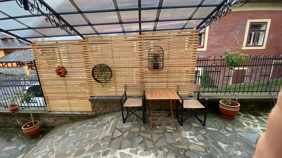 Property building, Patio, Balcony/Terrace