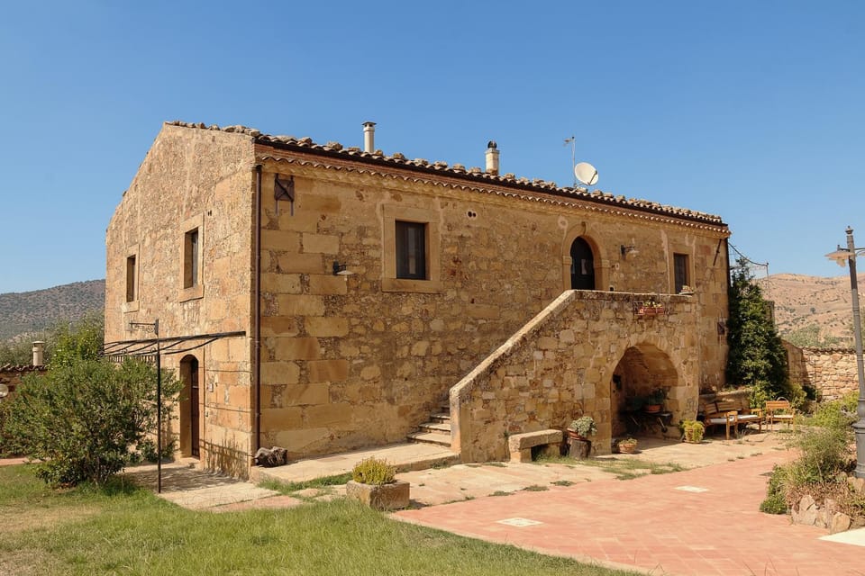 Property building, Facade/entrance, Garden