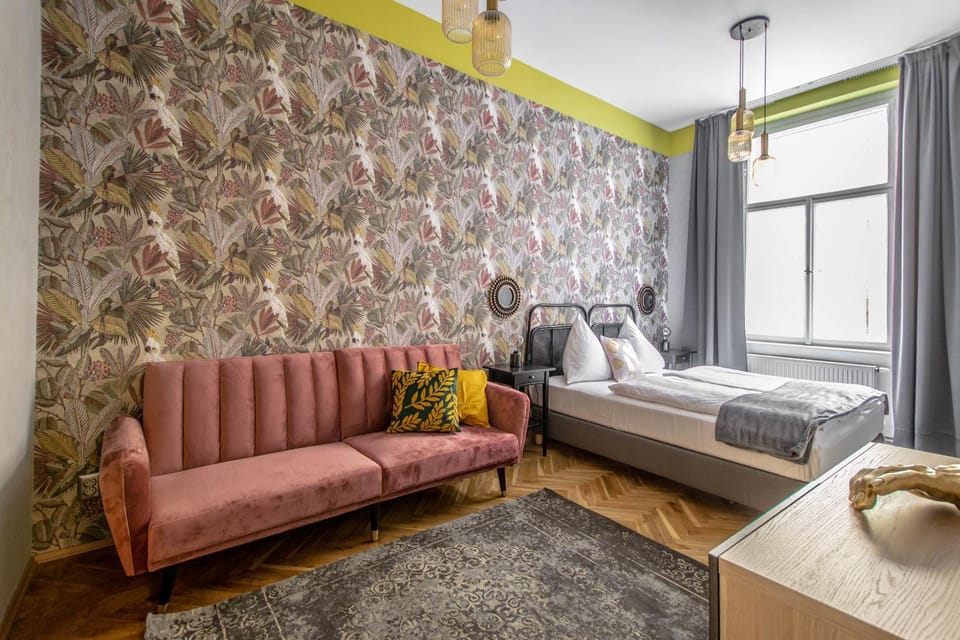 Bed, Living room, Bedroom