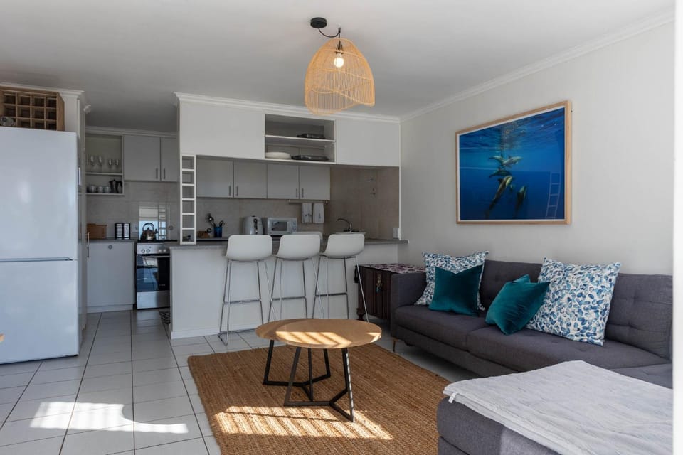 Kitchen or kitchenette, Living room, Seating area, dishwasher, minibar, pet friendly, stove