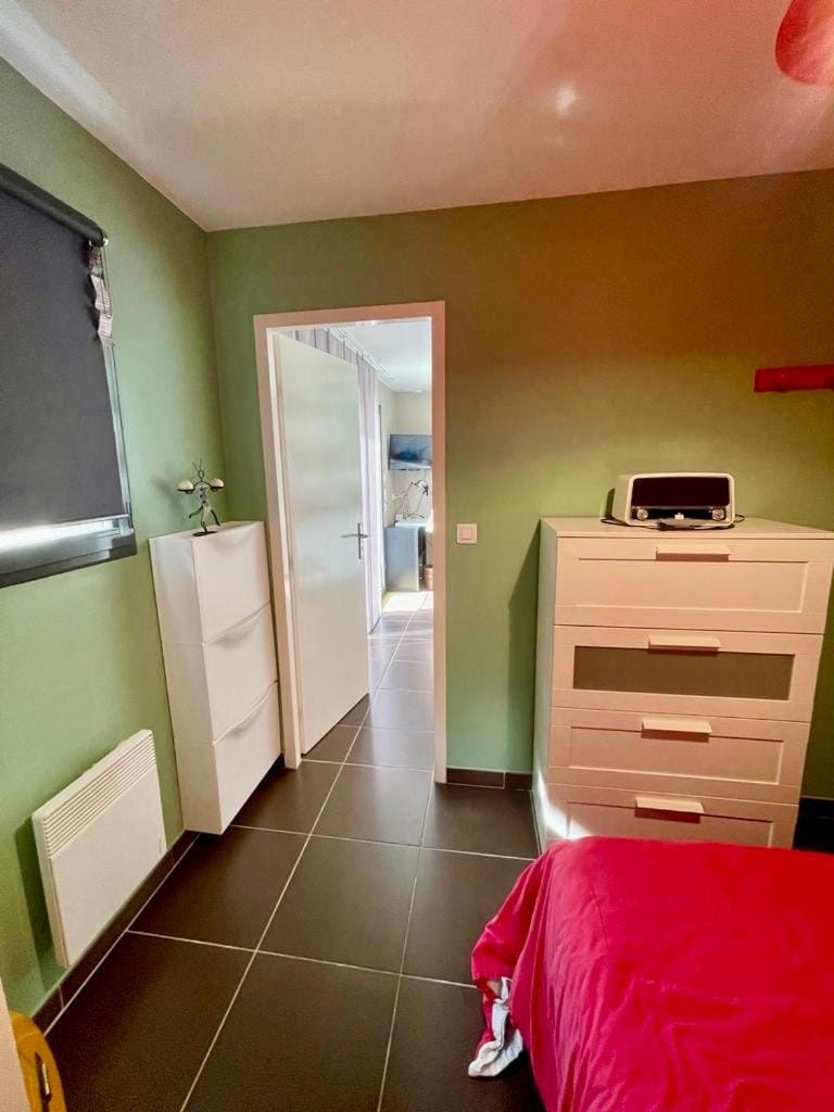 Bedroom, wardrobe