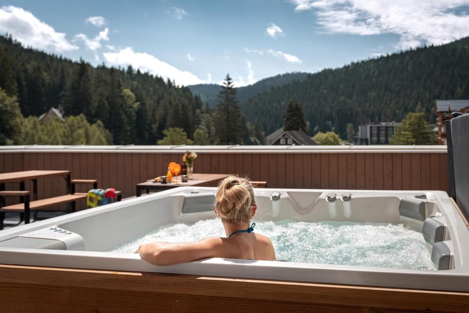 Day, Hot Tub, Balcony/Terrace, Mountain view