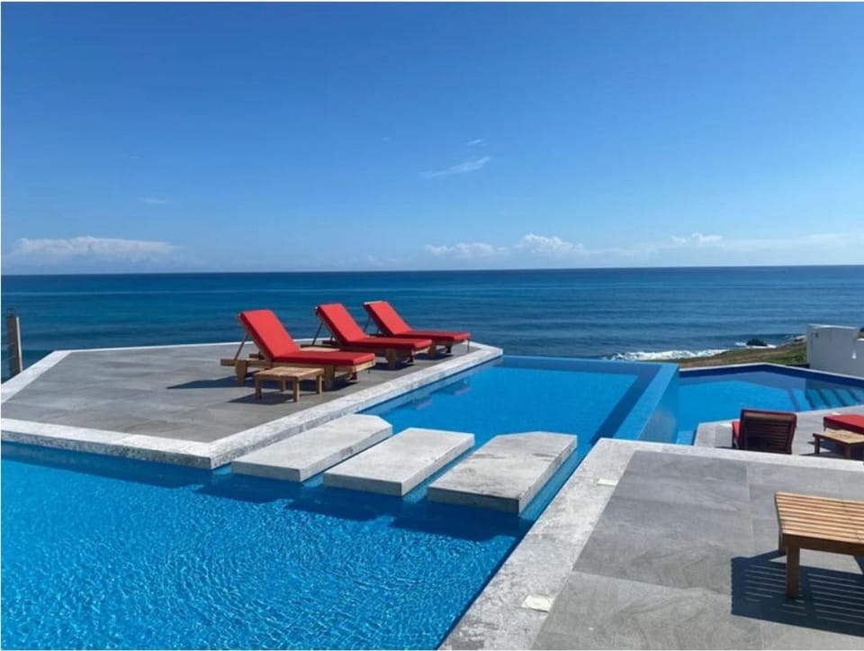 Villa E11even con C hef Privado Ocean Front Villa in Isla Mujeres