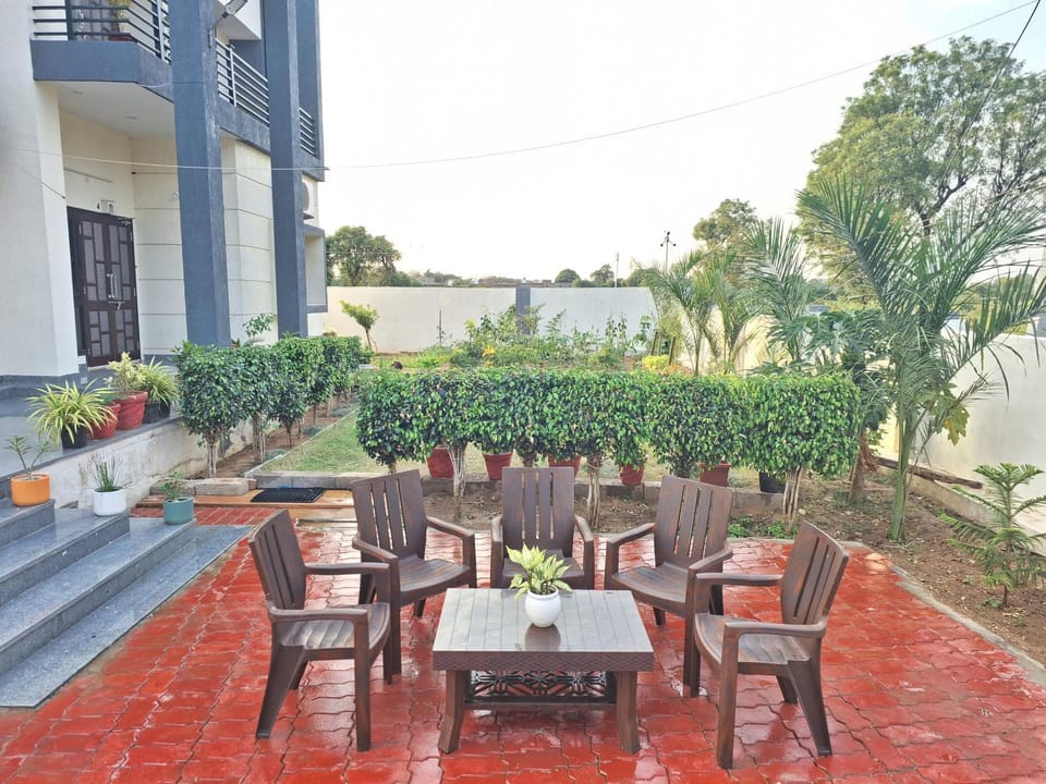 Garden, Internal: Not applicable to any particular room