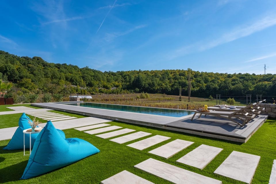 Garden view, Pool view