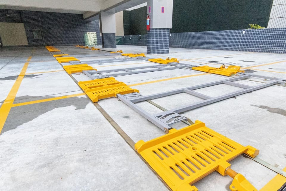 Patio, Area and facilities