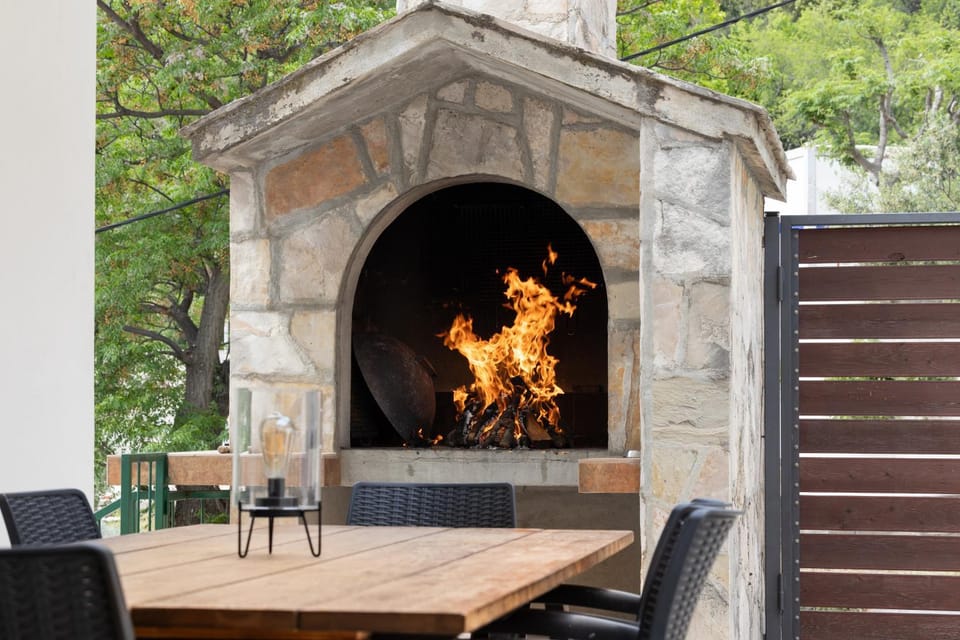 Patio, BBQ facilities, Seating area