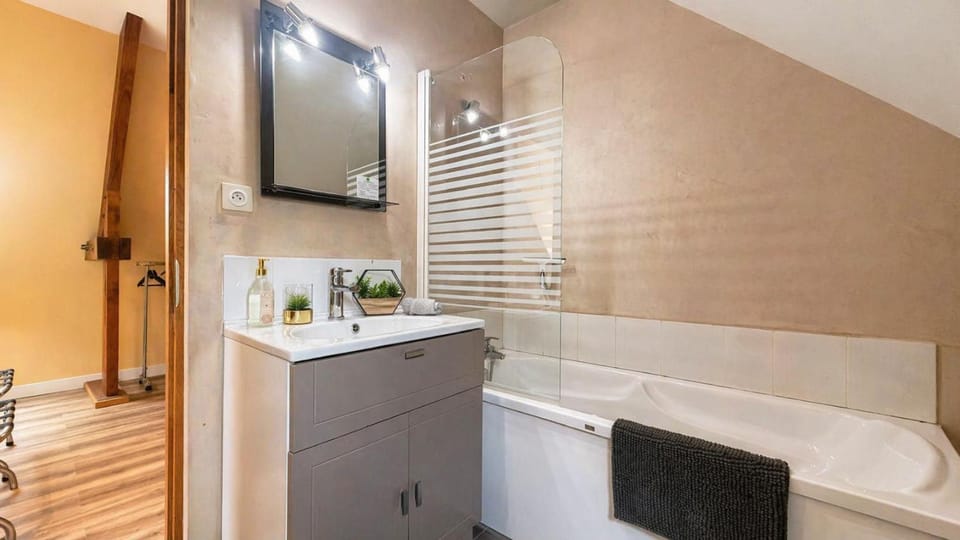 Bathroom, Bath