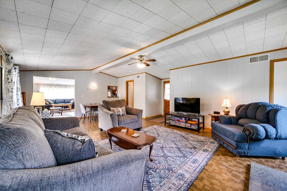 Cozy Huntingdon Escape 19 Mi to Penn State Univ! House in Allegheny River