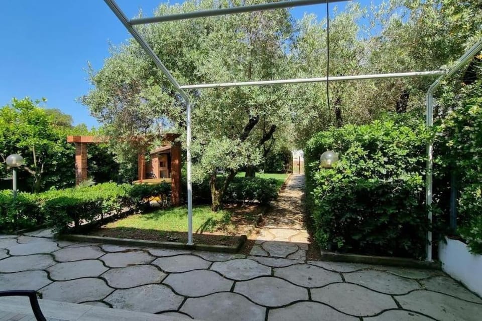 Villa degli Ulivi a pochi passi dal mare House in Lazio