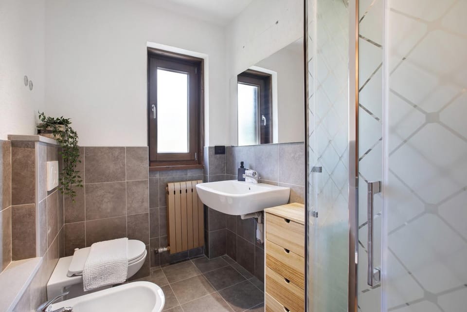 Bathroom, Living room