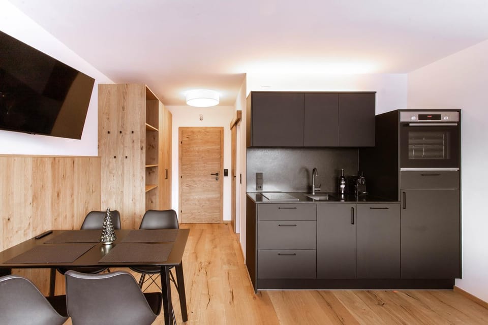 TV and multimedia, Kitchen or kitchenette, Seating area, Dining area, dishwasher, pet friendly, stove