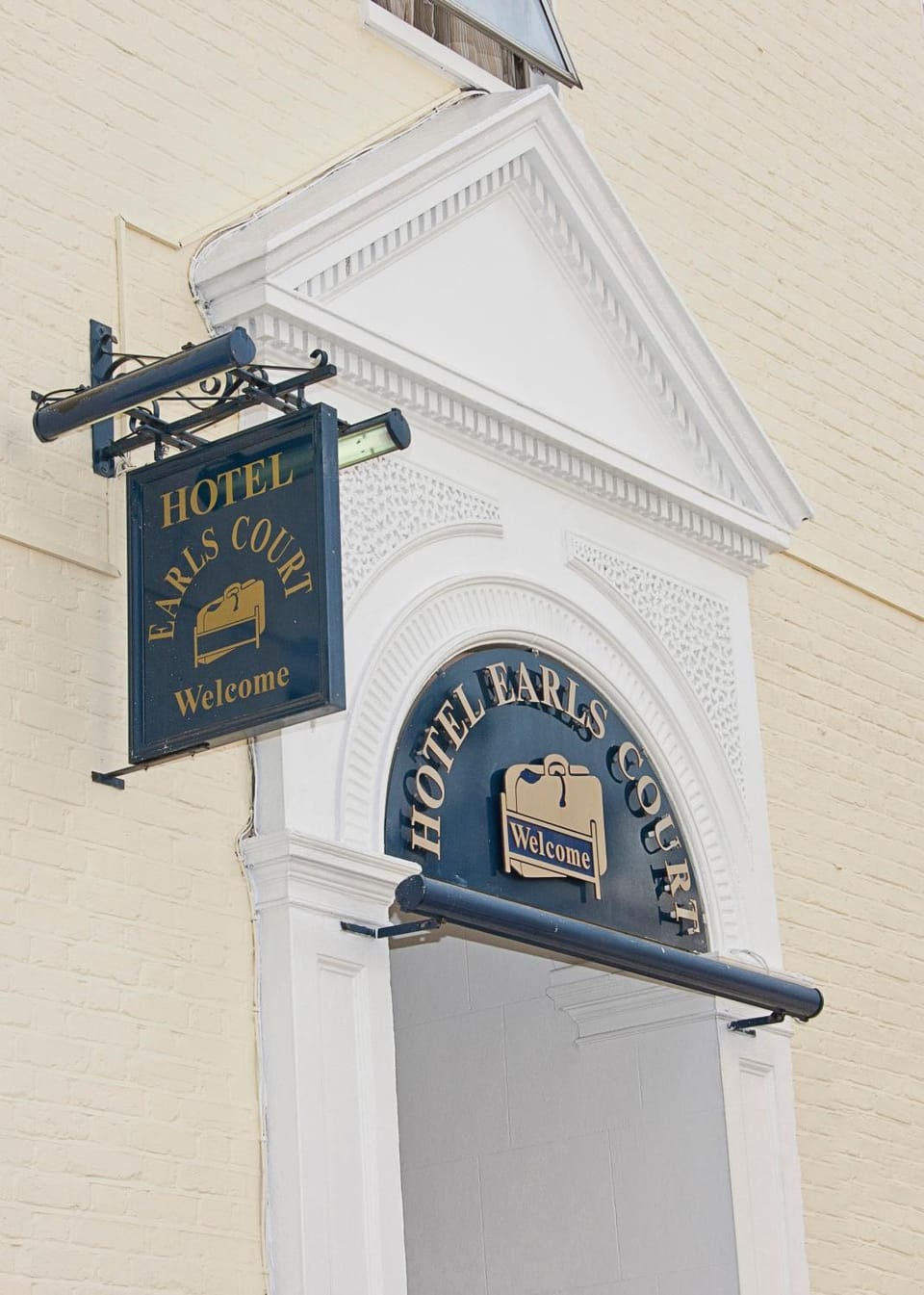 Facade/entrance, Property logo or sign, Logo/Certificate/Sign, Text overlay, Street view