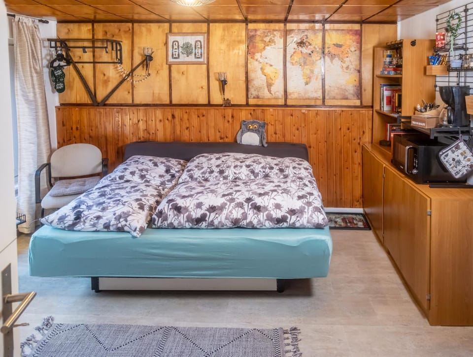 Bed, Living room, Bedroom