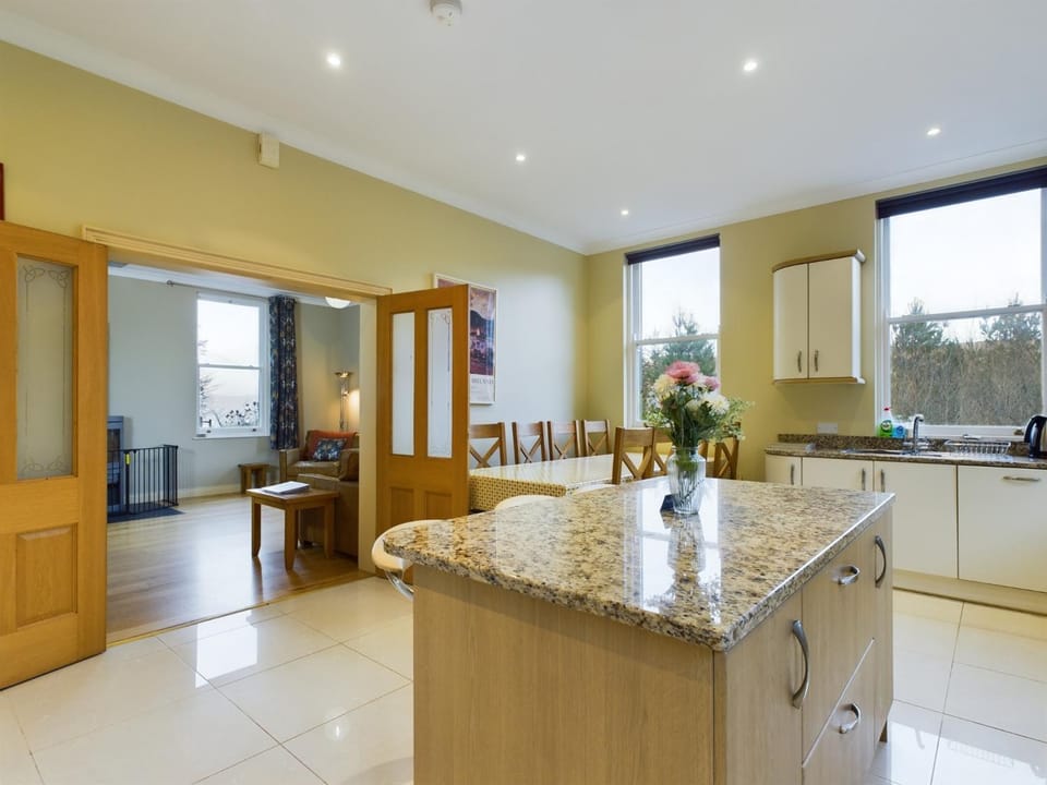 Dining area, kitchen