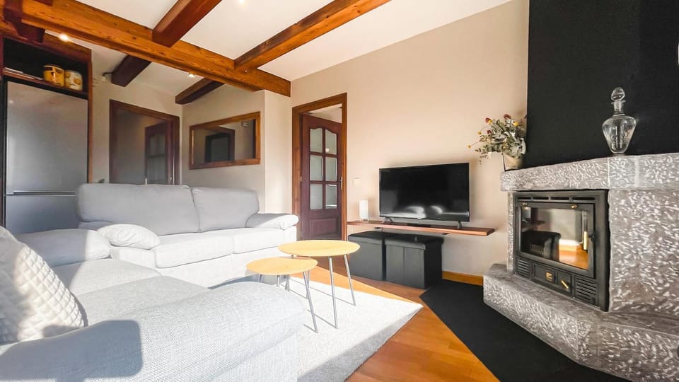 Cal Gatesques 2 Apartment in Puigcerdà