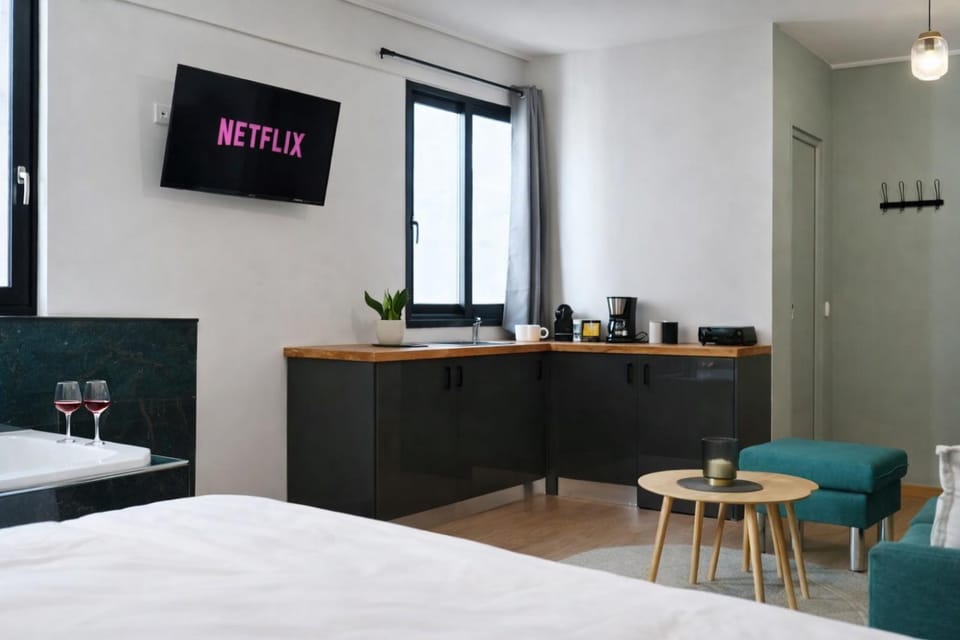 Kitchen or kitchenette