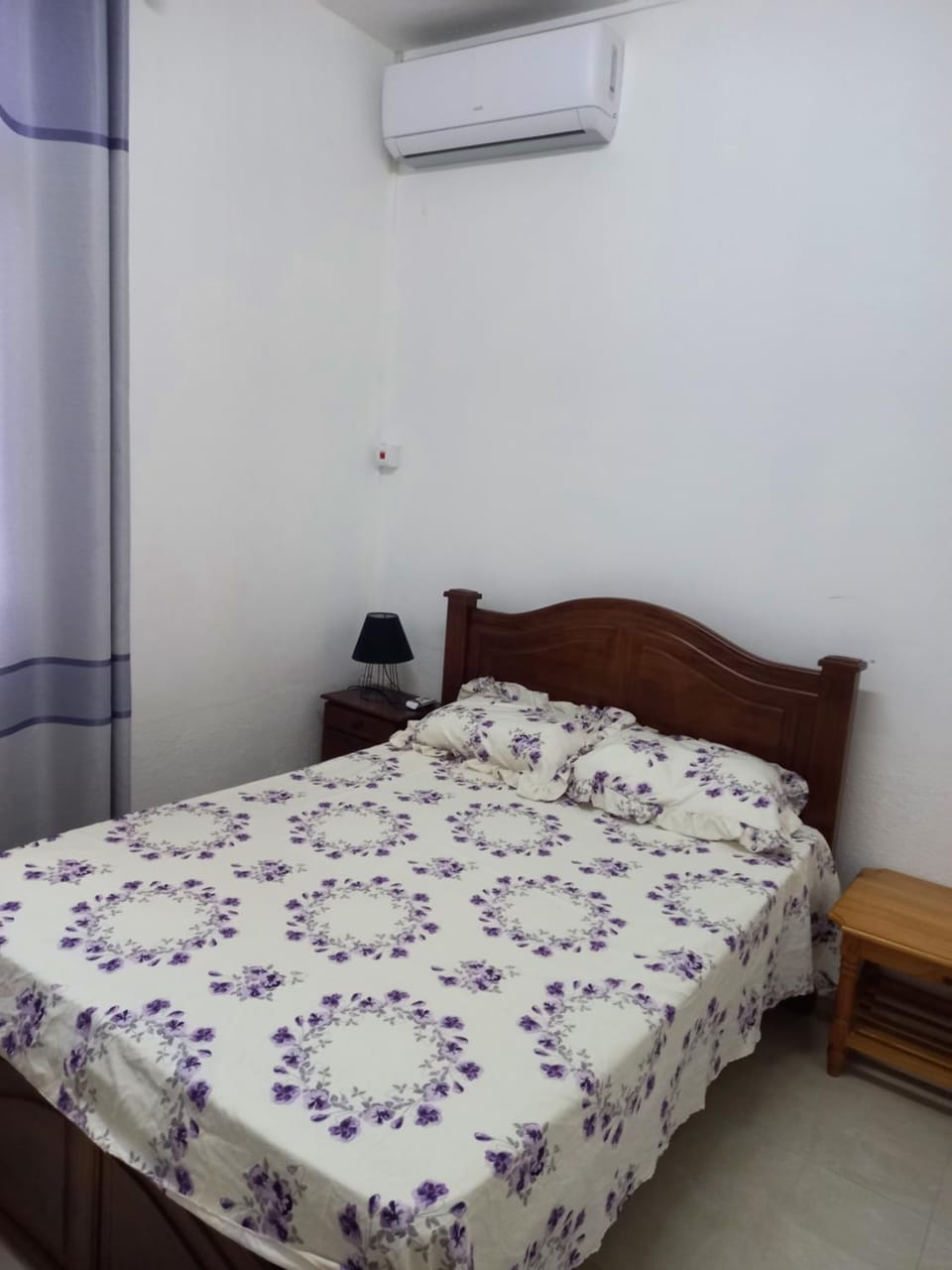 Bed, Bedroom, air conditioner