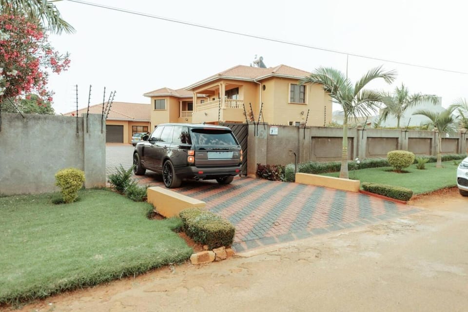 Mount Pleasant - Luxurious 4-Bed Villa Villa in Harare