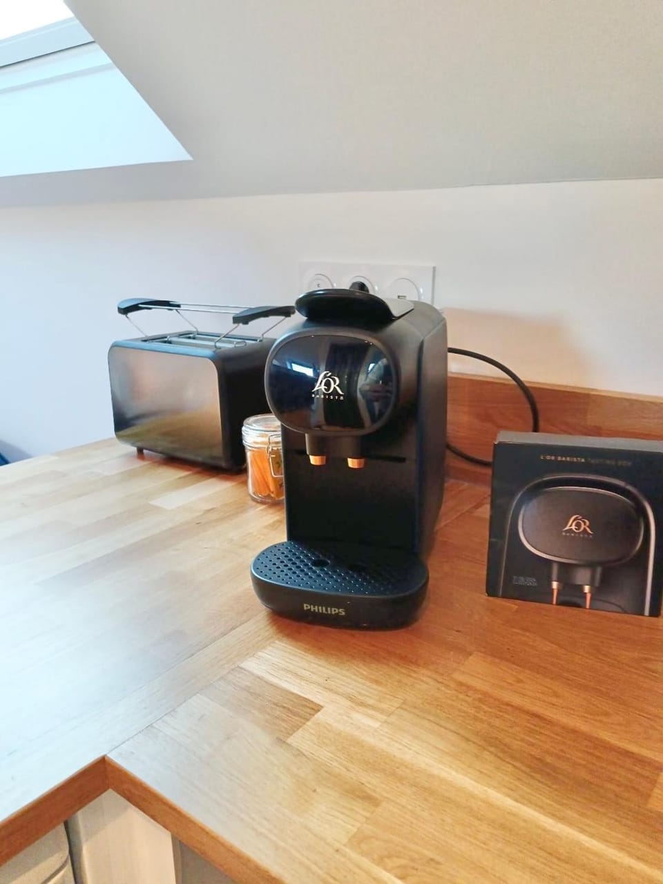 Coffee/tea facilities, toaster, kitchen