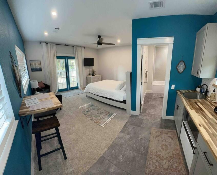 Studio with Private Beach on Bayou Grande Apartment in Pensacola Beach