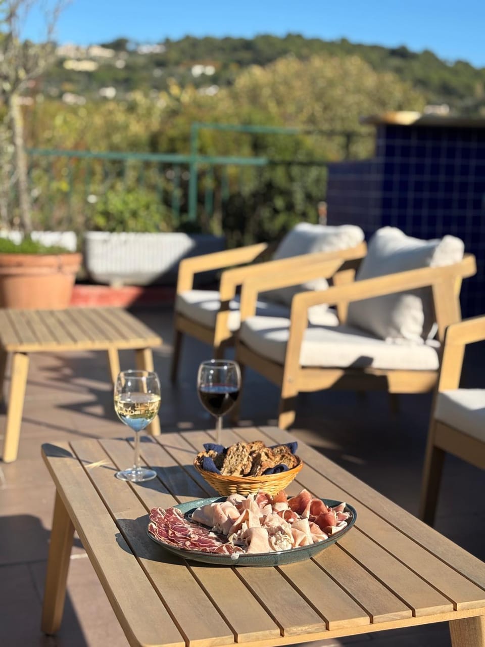 Patio, Lounge or bar