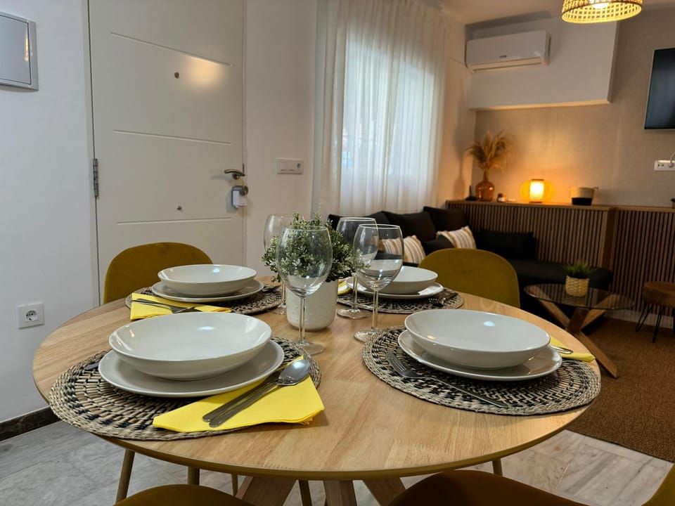 Seating area, Dining area