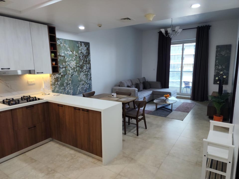 Kitchen or kitchenette, Living room, Seating area, Dining area