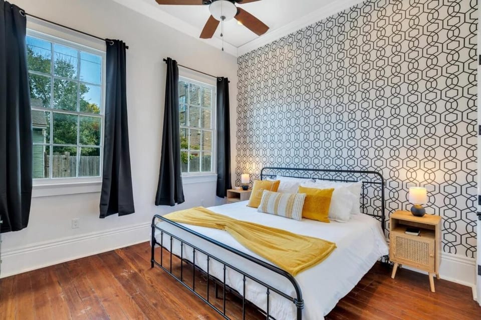 Bright home w plunge pool & arcade games House in New Orleans
