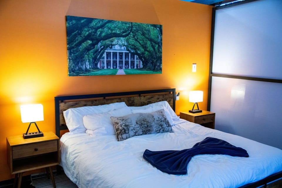 Modern downtown condo w rooftop gym House in French Quarter