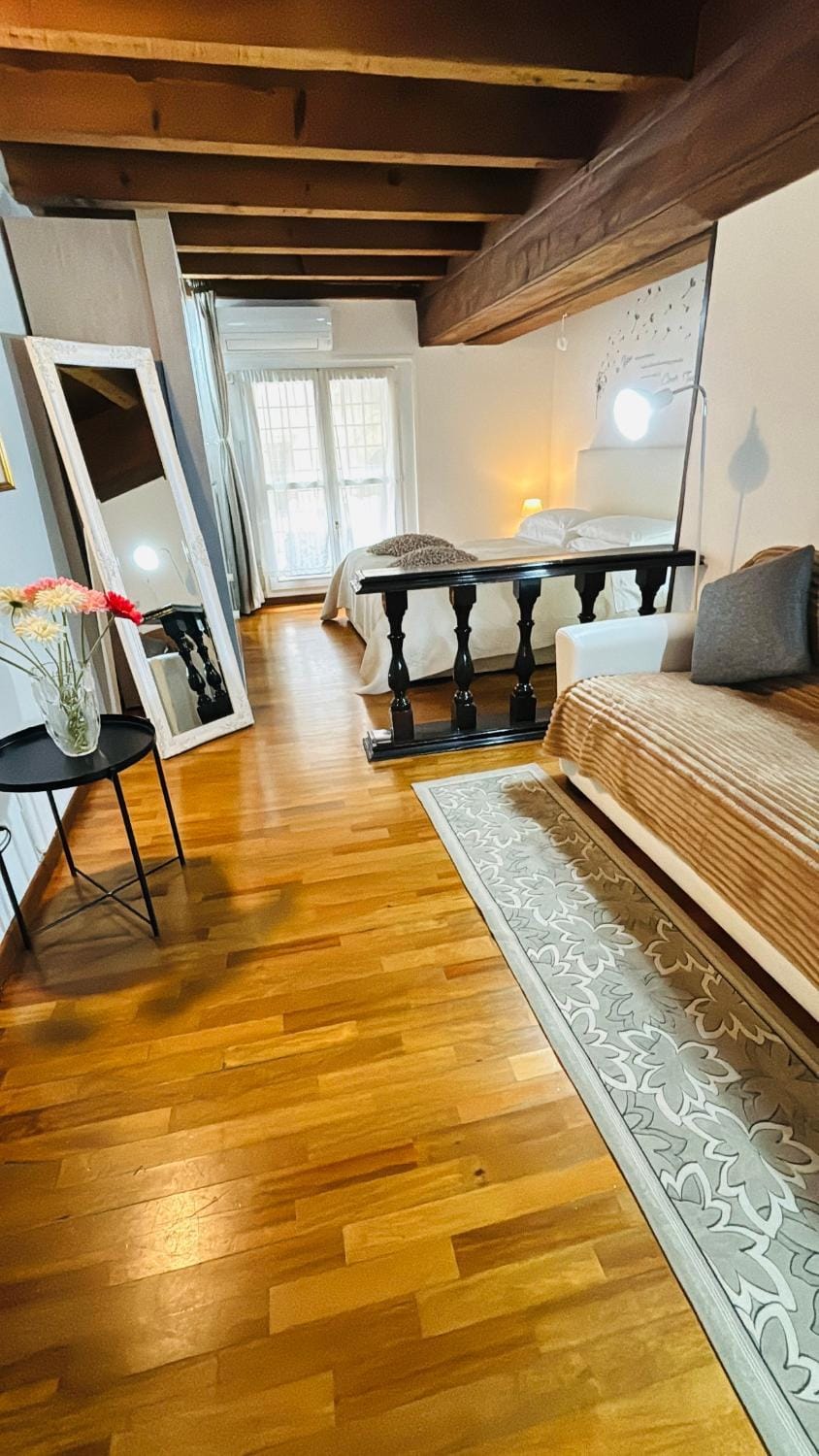 Bed, Living room, Photo of the whole room, Bedroom