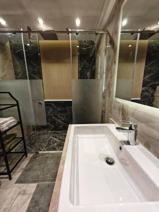 Super Luxury Apartment - Gated Community Apartment in New Cairo City