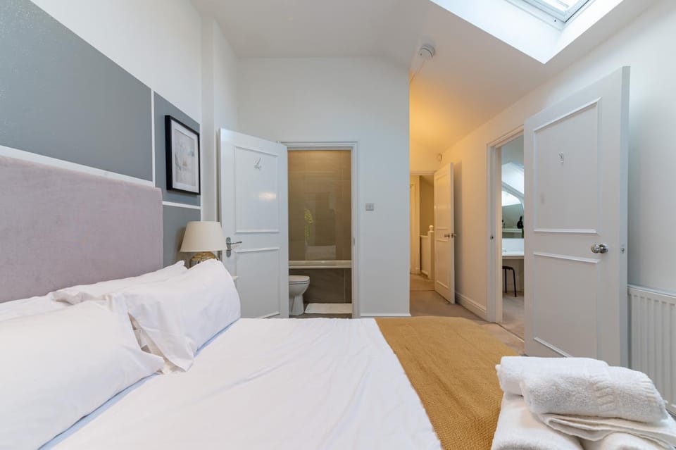 Abbey Rd - St John's Wood Retreat by Aureva Apartment in City of Westminster