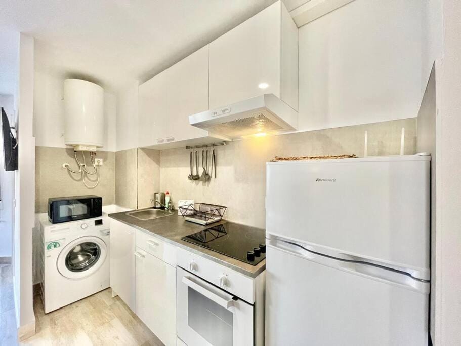 Kitchen or kitchenette, minibar, pet friendly, stove, washing machine