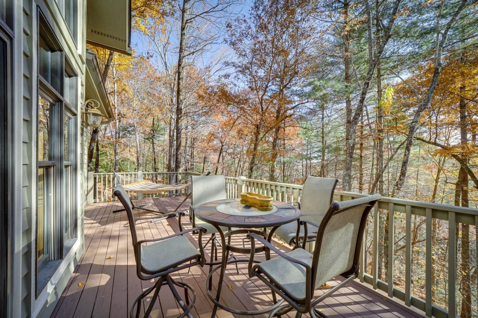 5 Mi to Sapphire Valley Skiing: Serene Family Home House in Tennessee