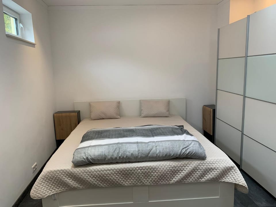 Schlafzimmer Nr1 Heidingsfeld Würzburg House in Wurzburg